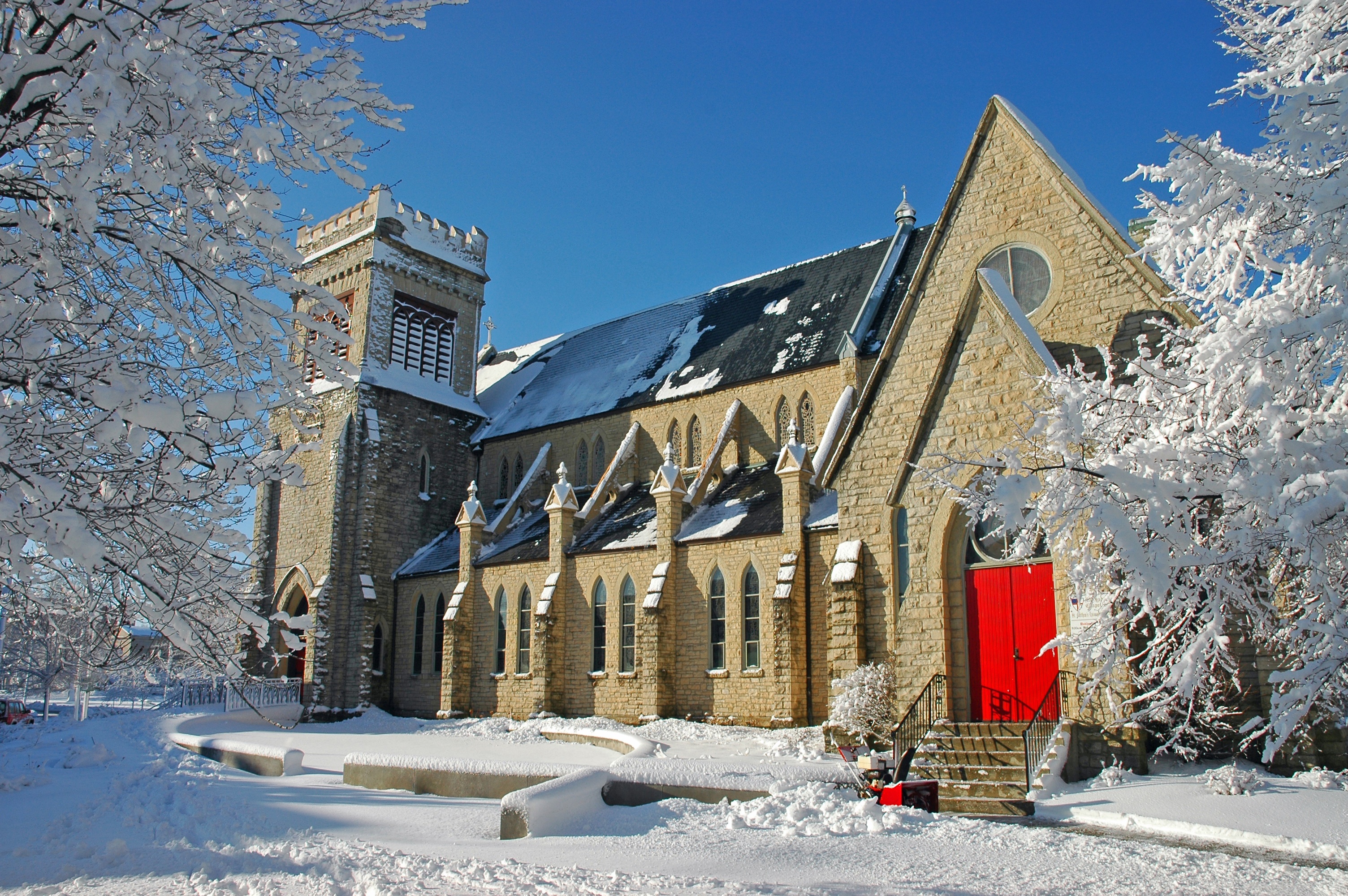 Picture tour of church St. Matthew's Episcopal Church